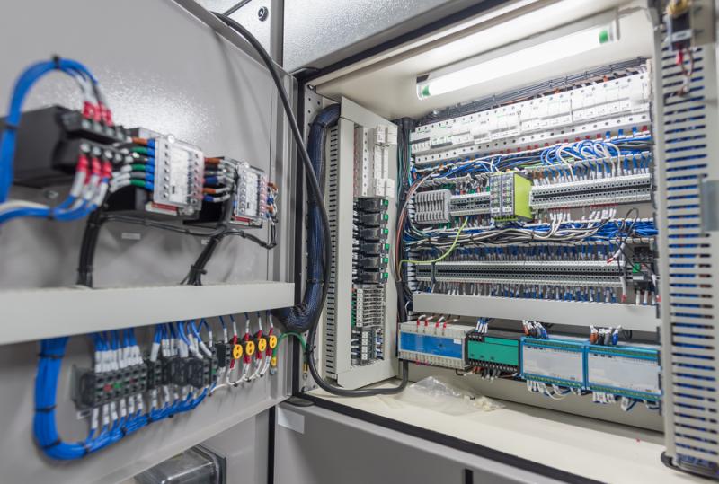 Descubra 7 Vantagens do Quadro de Comando Elétrico Montado
