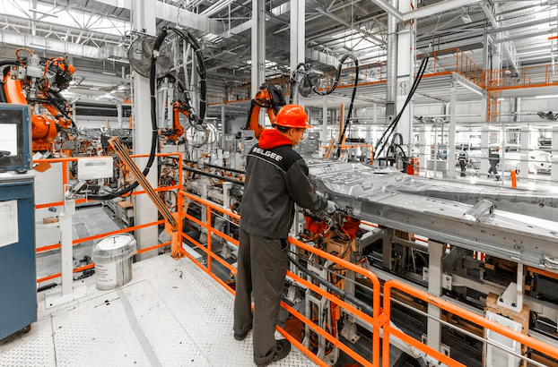 Montagem e automação industrial: como otimizar processos e aumentar a eficiência