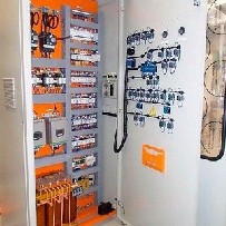 Montagem de quadro elétrico residencial
